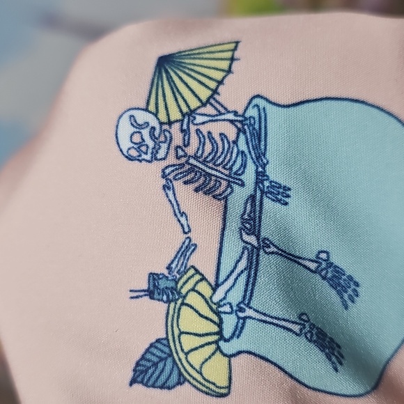 Hurley Men's Light Pink Swim Shorts Skeleton Cocktail Size Small New - Picture 2 of 8